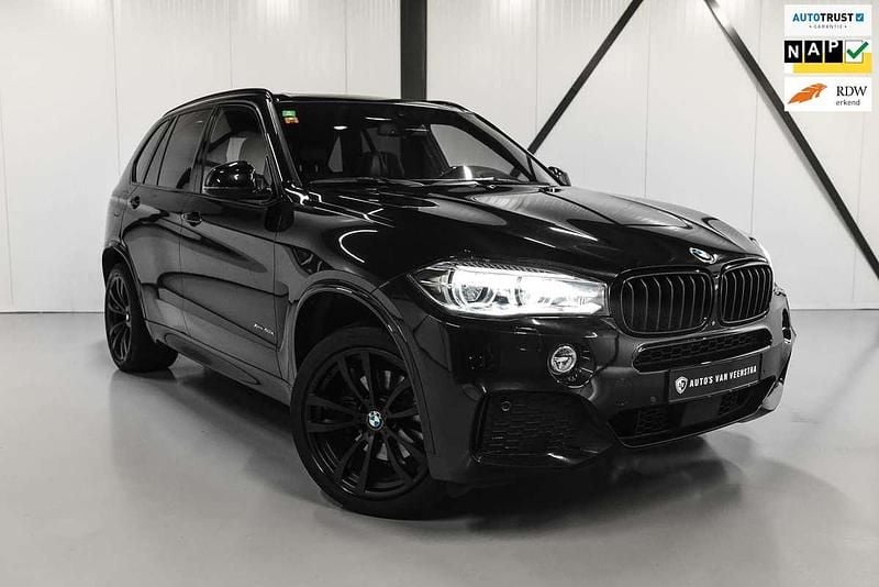 Zwart Gebruikt 2017 BMW X5 Executive SUV | € 32.950 (Iets duurder) - Afbeelding 1/4
