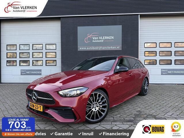 Rood, metallic lak Gebruikt 2023 Mercedes C200 AMG line Stationwagen | € 43.900 - Afbeelding 1/4
