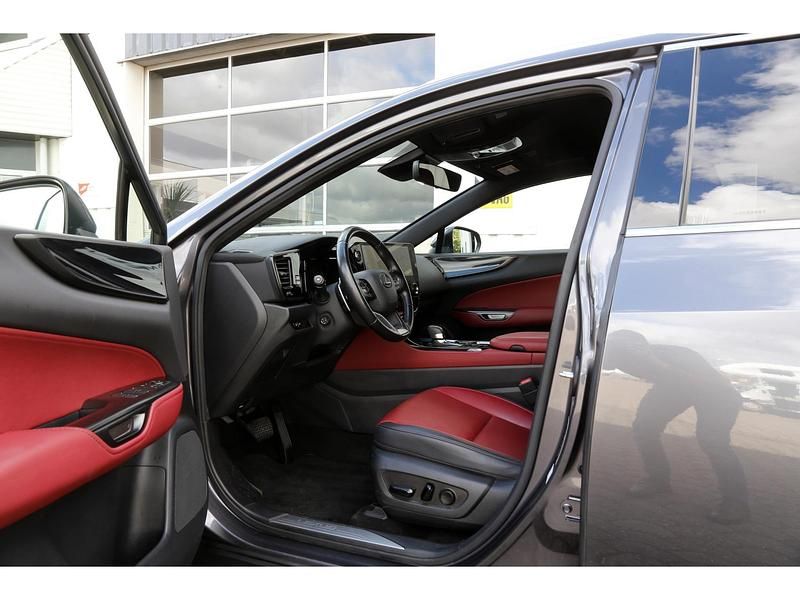 Occasion Lexus NX350h 242 PK (177 kW) 2022 Grijs SUV