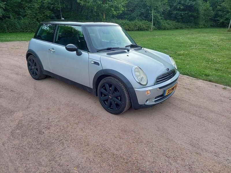 Grijs Gebruikt 2005 Mini ONE Hatchback | € 2.500 (Eerlijke prijs) - Afbeelding 1/4