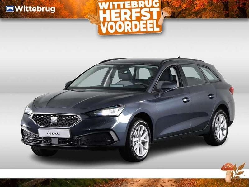 Zwart, metallic lak Nieuw 2025 Seat Leon Comfort Stationwagen | € 34.950 (Goede deal) - Afbeelding 1/4