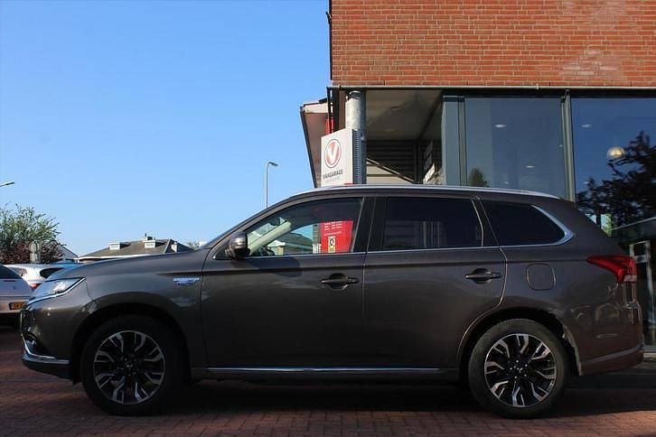 Occasion Mitsubishi Outlander Instyle 121 PK (88 kW) 2017 Bruin SUV