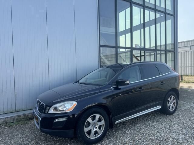 Zwart Gebruikt 2011 Volvo XC60 SUV | € 7.950 (Iets duurder) - Afbeelding 1/4