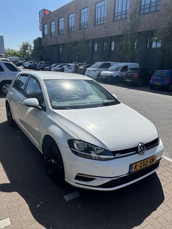 Wit Gebruikt 2018 VW Golf VII Trendline Hatchback | € 9.999 (Super prijs) - Afbeelding 1/4