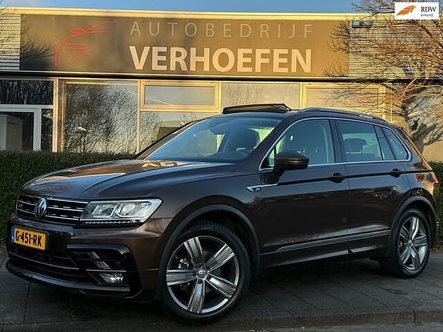 Bruin Occasion 2018 VW Tiguan R-line SUV | € 23.950 (Goede deal) - Afbeelding 1/4