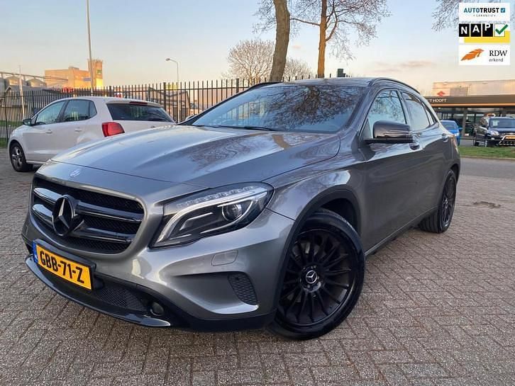 Grijs Gebruikt 2014 Mercedes GLA250 Edition 1 SUV | € 18.499 (Eerlijke prijs) - Afbeelding 1/4