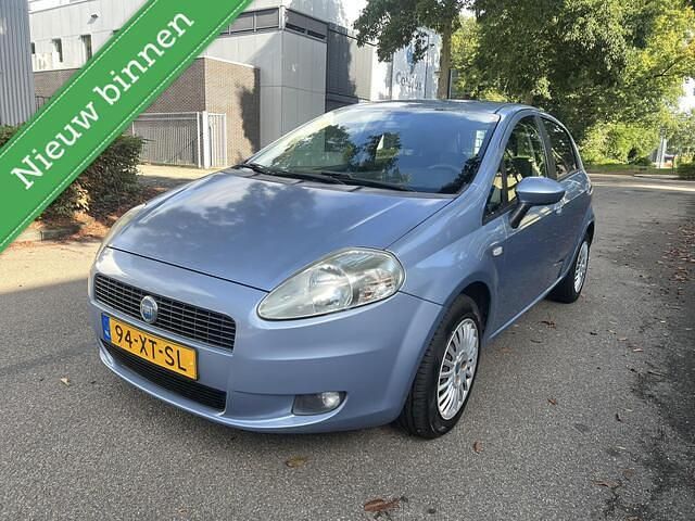 Blauw Gebruikt 2007 Fiat Grande Punto Dynamic Hatchback | € 1.895 (Goede deal) - Afbeelding 1/4