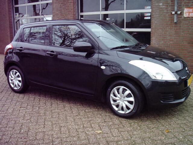 Occasion Suzuki Swift Comfort 94 PK (69 kW) 2011 Zwart (metallic) Hatchback
