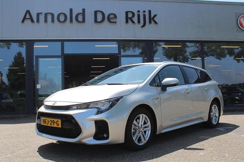 Grijs Gebruikt 2025 Suzuki Swace Stationwagen | € 29.900 (Iets duurder) - Afbeelding 1/4