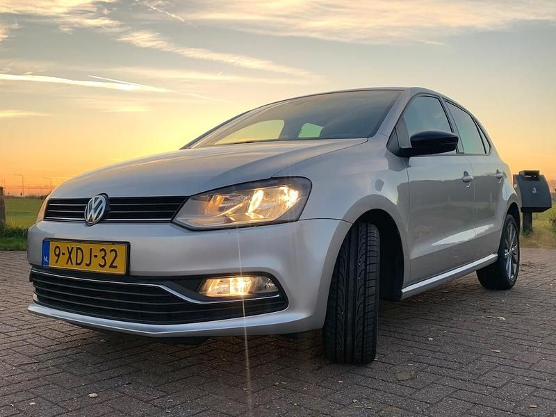 Zilver Gebruikt 2014 VW Polo Edition Hatchback | € 9.995 (Eerlijke prijs) - Afbeelding 1/4