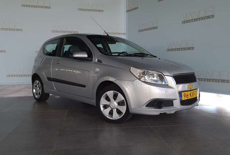 Grijs Gebruikt 2010 Chevrolet Aveo LS Hatchback | € 4.950 (Duur) - Afbeelding 1/4