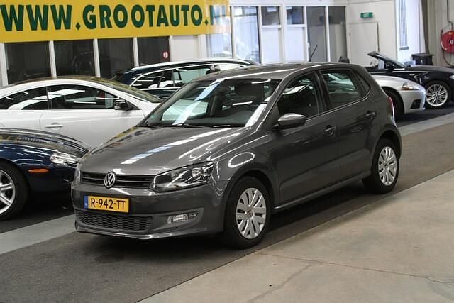 Grijs Gebruikt 2009 VW Polo Trendline Hatchback | € 4.944 (Eerlijke prijs) - Afbeelding 1/4