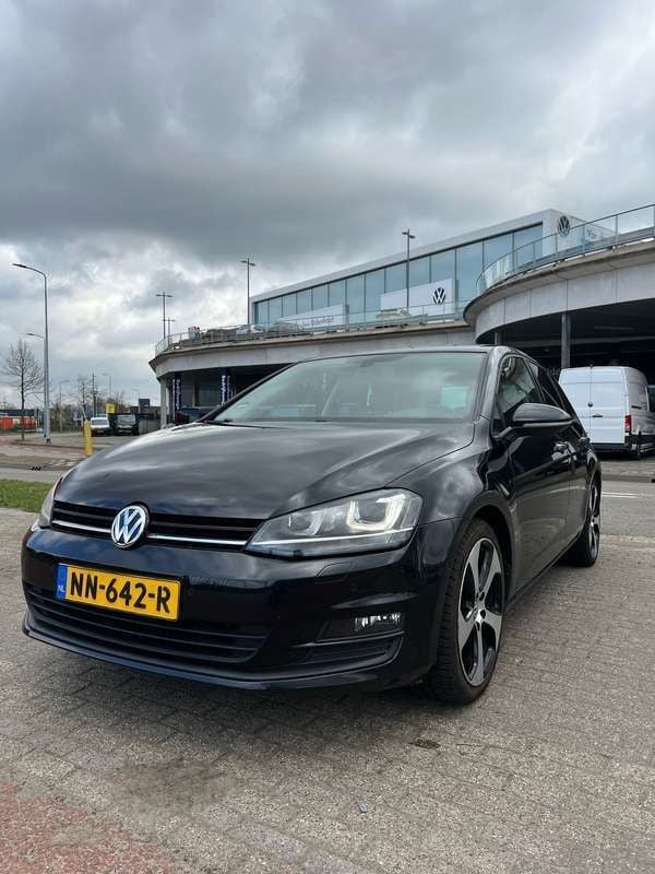 Zwart Gebruikt 2014 VW Golf VII Highline Stationwagen | € 12.250 (Iets duurder) - Afbeelding 1/4