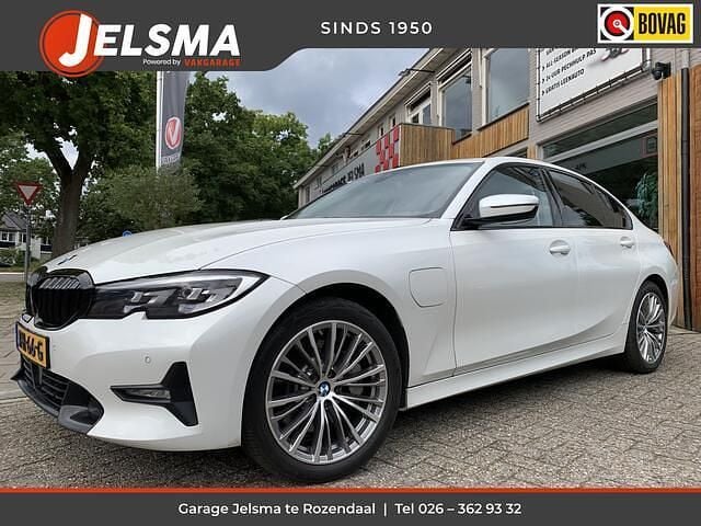 Wit Gebruikt 2021 BMW 330 Executive Sedan | € 28.500 (Super prijs) - Afbeelding 1/4