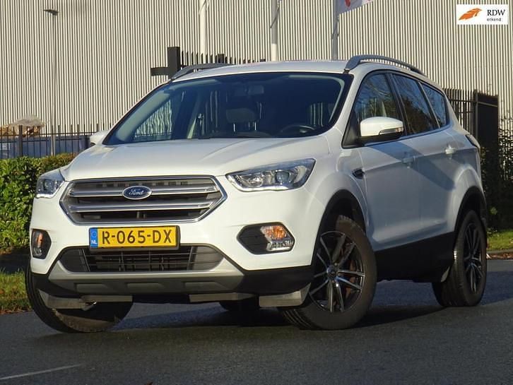 Wit Occasion 2018 Ford Kuga SUV | € 12.999 (Goede deal) - Afbeelding 1/4
