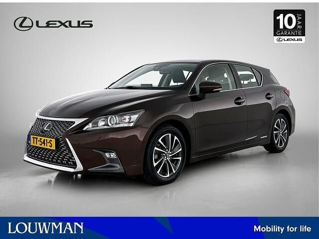 Copper brown (donker bruin metallic) Gebruikt 2018 Lexus CT200h Business Edition Hatchback | € 18.950 (Eerlijke prijs) - Afbeelding 1/4
