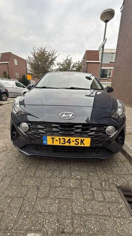 Grijs Gebruikt 2020 Hyundai i10 Hatchback | € 17.000 (Iets duurder) - Afbeelding 1/4
