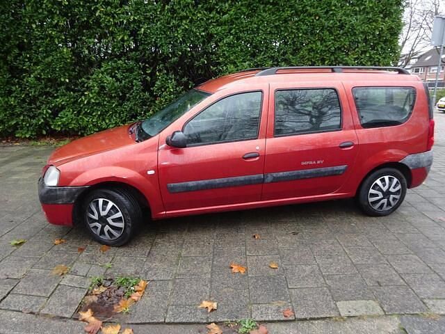 Occasion Dacia Logan MCV Lauréate 105 PK (77 kW) 2008 Rood MPV
