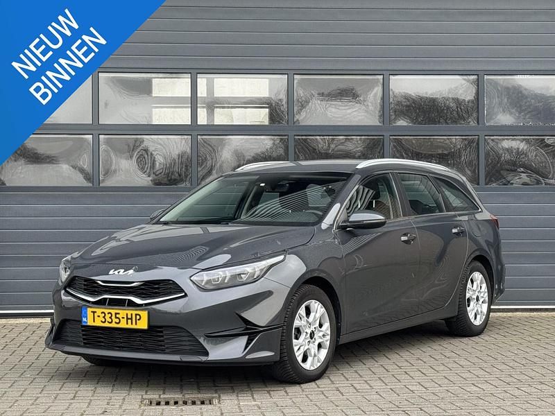 Grijs Occasion 2023 Kia Ceed Sportswagon Stationwagen | € 20.999 (Super prijs) - Afbeelding 1/3