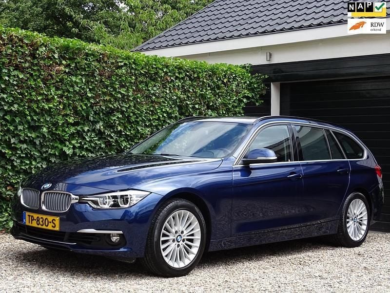 Blauw Gebruikt 2018 BMW 320 Luxury Line Stationwagen | € 23.750 (Super prijs) - Afbeelding 1/4