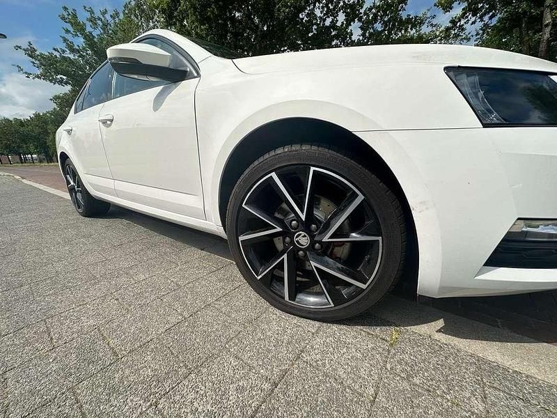 Occasion Skoda Octavia 150 PK (110 kW) 2019 Wit Sedan