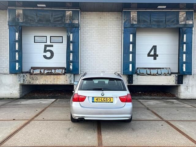 Occasion BMW 320 170 PK (125 kW) 2010 Grijs Stationwagen