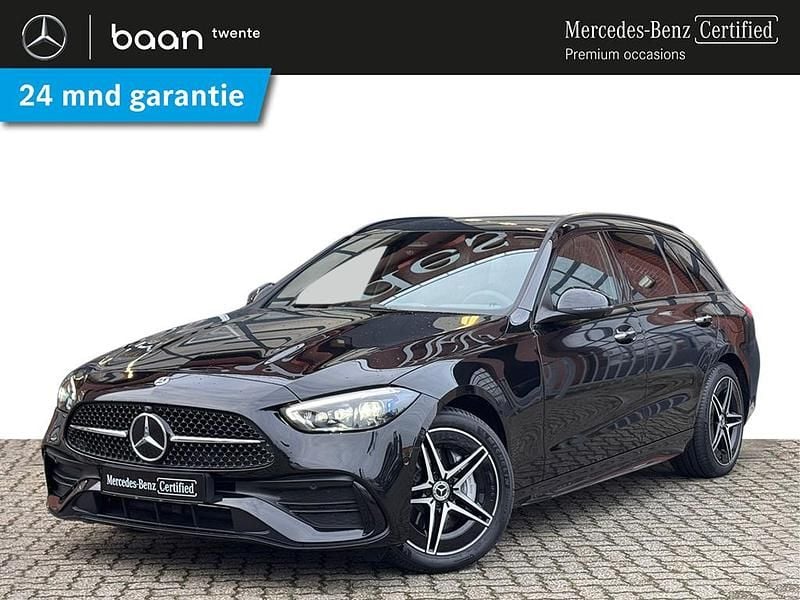 Zwart Occasion 2025 Mercedes C300e AMG line Stationwagen | € 64.900 - Afbeelding 1/4