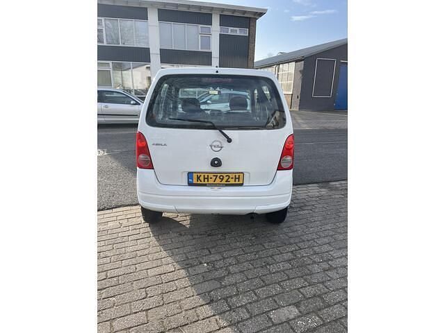 Occasion Opel Agila Essentia 60 PK (44 kW) 2005 Wit Hatchback