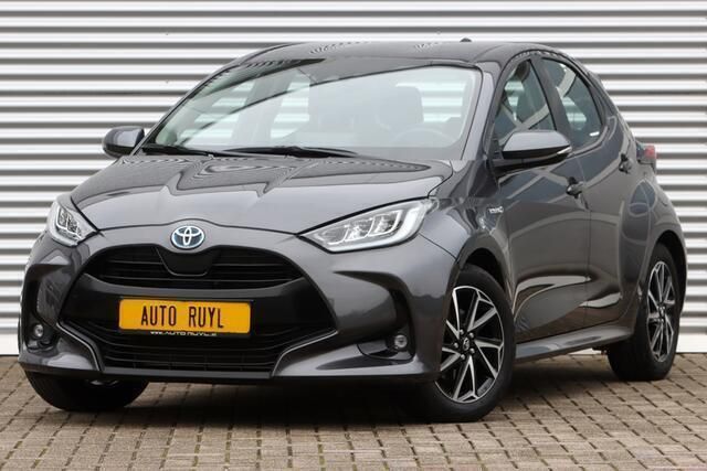 Grijs, metallic lak Gebruikt 2021 Toyota Yaris Hatchback | € 20.545 (Eerlijke prijs) - Afbeelding 1/4