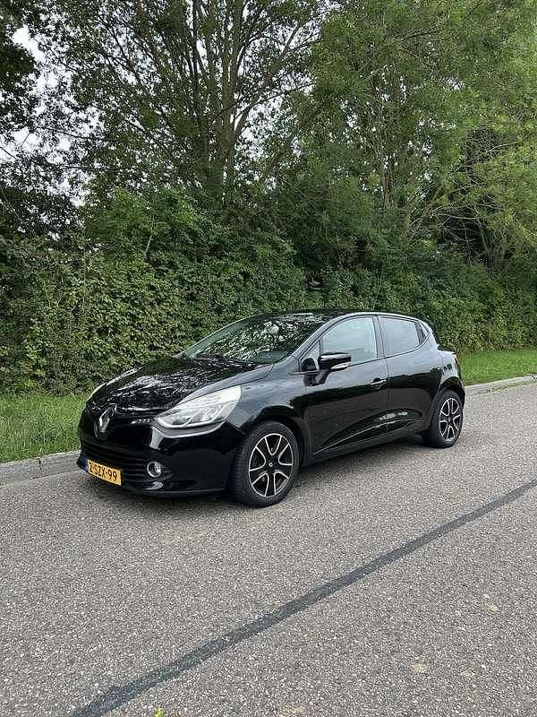 Zwart Gebruikt 2013 Renault Clio IV Expression Hatchback | € 5.250 (Eerlijke prijs) - Afbeelding 1/4