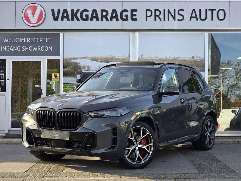 Grijs (metallic) Gebruikt 2024 BMW X5 M Sport SUV | € 99.685 (Duur) - Afbeelding 1/4