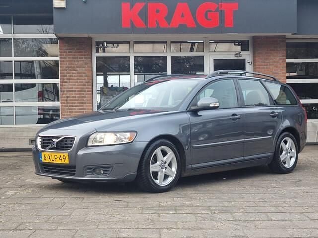 Grijs Gebruikt 2010 Volvo V50 Stationwagen | € 2.000 (Goede deal) - Afbeelding 1/4
