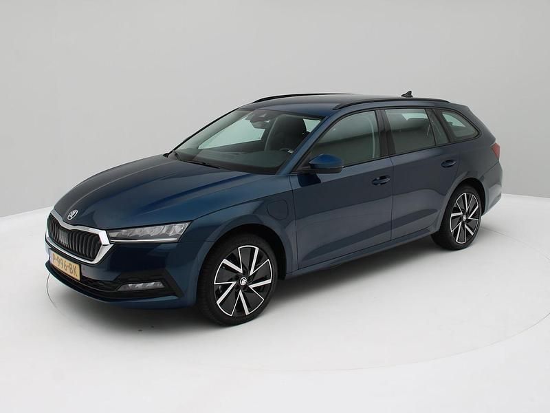 Blauw Occasion 2022 Skoda Octavia Business Line Stationwagen | € 22.550 (Super prijs) - Afbeelding 1/4