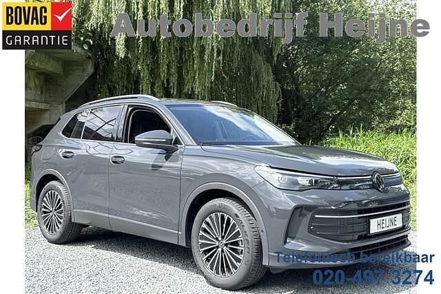 Grijs Gebruikt 2024 VW Tiguan Edition SUV | € 39.945 (Goede deal) - Afbeelding 1/4