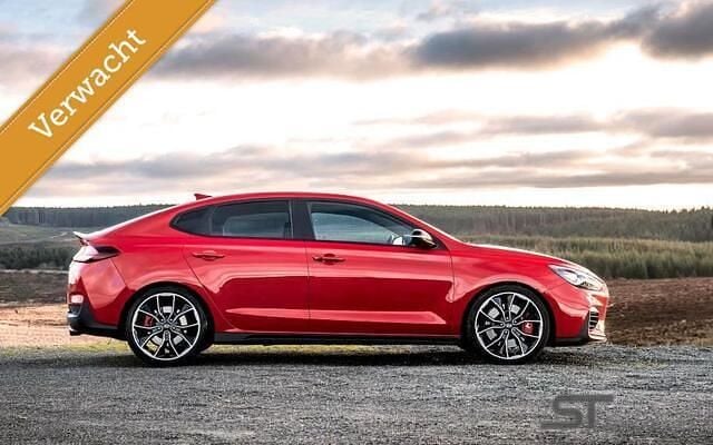 Rood Gebruikt 2019 Hyundai i30 Hatchback | € 26.450 (Eerlijke prijs) - Afbeelding 1/4