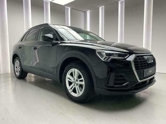 Zwart Occasion 2019 Audi Q3 SUV | € 35.950 (Duur) - Afbeelding 1/4
