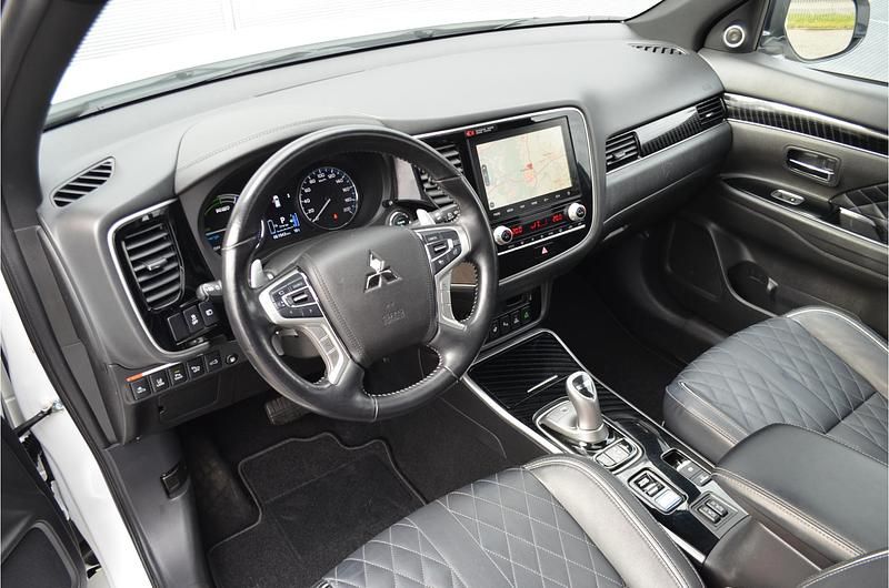 Occasion Mitsubishi Outlander Instyle 203 PK (149 kW) 2021 Wit SUV