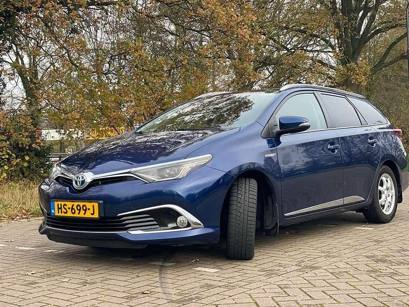 Occasion 2015 Toyota Auris Hybrid Stationwagen | € 8.500 (Eerlijke prijs) - Afbeelding 1/4