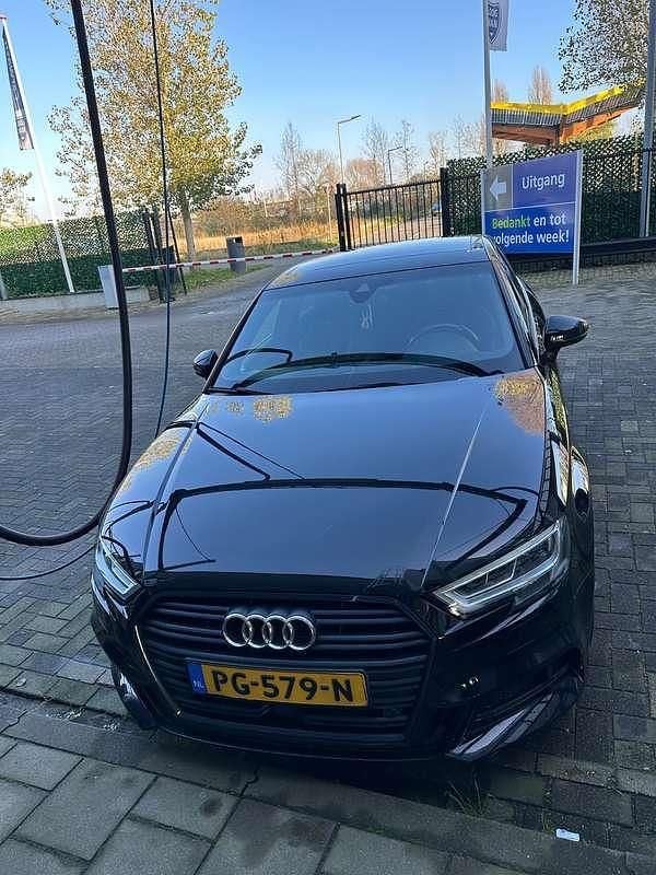 Zwart Gebruikt 2017 Audi A3 S-Line Sedan | € 22.750 (Duur) - Afbeelding 1/4