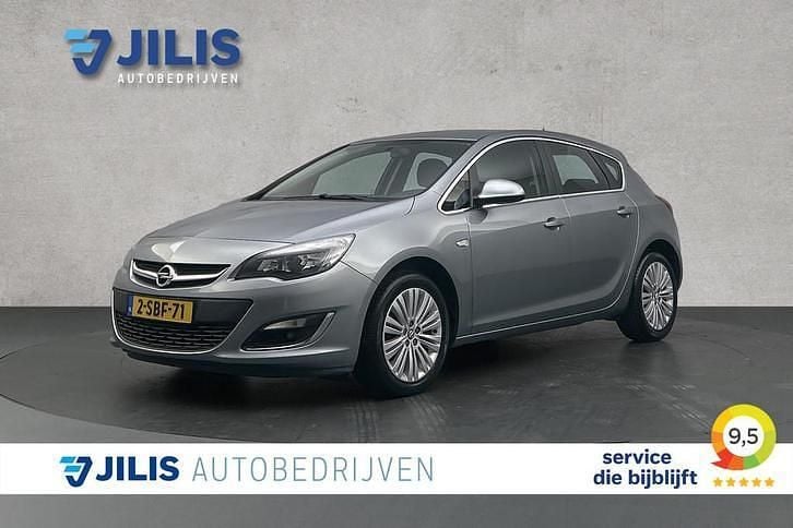 Grijs Gebruikt 2013 Opel Astra Cosmo Hatchback | € 5.950 (Goede deal) - Afbeelding 1/1