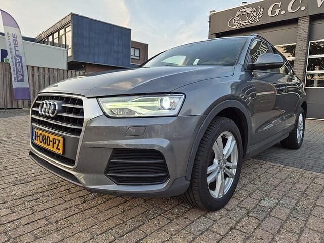 Grijs Gebruikt 2017 Audi Q3 Design SUV | € 18.995 (Eerlijke prijs) - Afbeelding 1/4