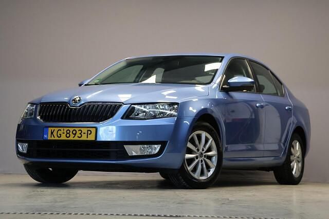 Blauw Gebruikt 2016 Skoda Octavia Business Line Hatchback | € 8.495 (Goede deal) - Afbeelding 1/4
