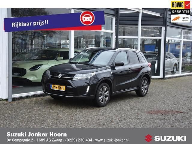 Zwart (metallic) Occasion 2025 Suzuki Vitara SUV | € 27.944 (Eerlijke prijs) - Afbeelding 1/4