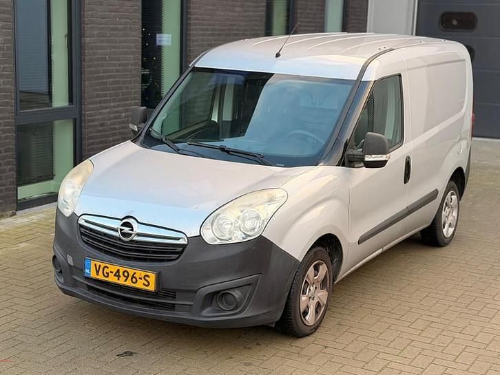 Overige Gebruikt 2013 Opel Combo Sedan | € 2.499 (Eerlijke prijs) - Afbeelding 1/4