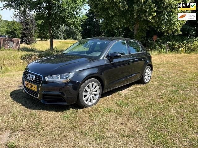 Zwart Gebruikt 2013 Audi A1 Sportback Sport Hatchback | € 7.495 (Eerlijke prijs) - Afbeelding 1/4