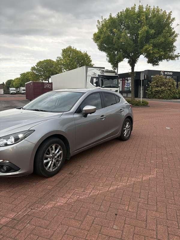 Grijs Gebruikt 2014 Mazda 3 Hatchback | € 8.000 (Goede deal) - Afbeelding 1/4