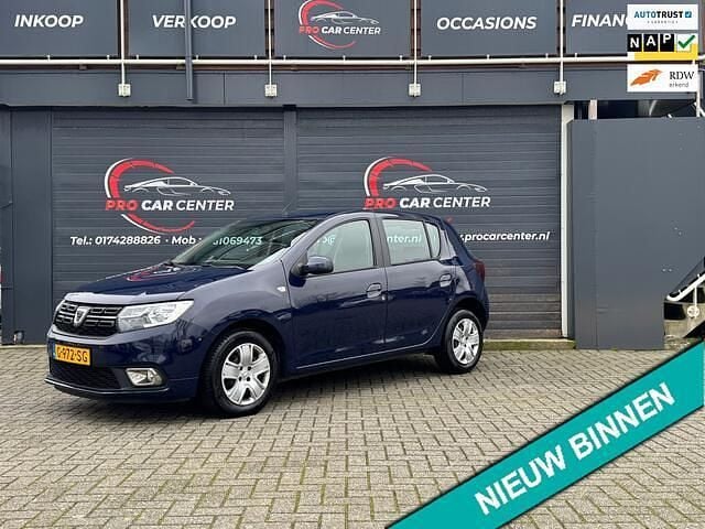Blauw (metallic) Occasion 2019 Dacia Sandero Lauréate Hatchback | € 6.749 (Eerlijke prijs) - Afbeelding 1/4