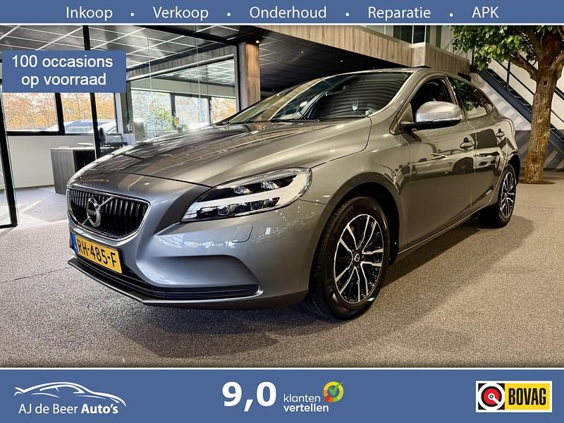 Grijs Gebruikt 2017 Volvo V40 Hatchback | € 14.790 (Eerlijke prijs) - Afbeelding 1/4