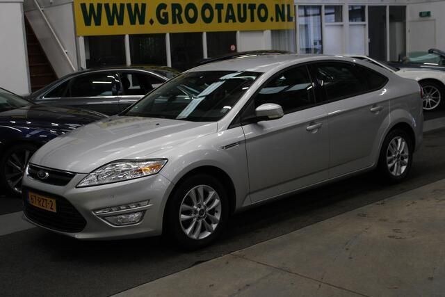 Grijs Gebruikt 2011 Ford Mondeo Business Edition Hatchback | € 8.444 (Eerlijke prijs) - Afbeelding 1/4