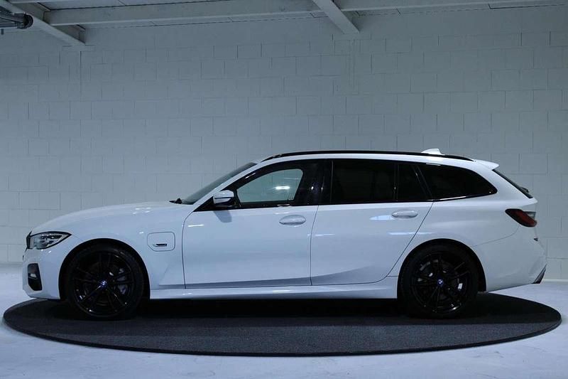 Occasion BMW 330e M Sport 184 PK (135 kW) 2022 Wit Stationwagen